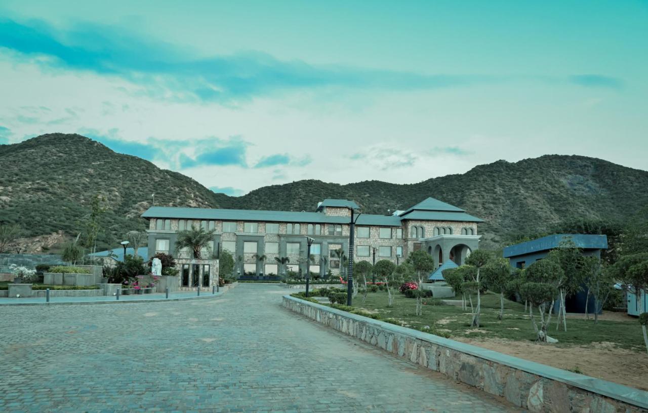 Pushkara Resort And Spa Exterior photo