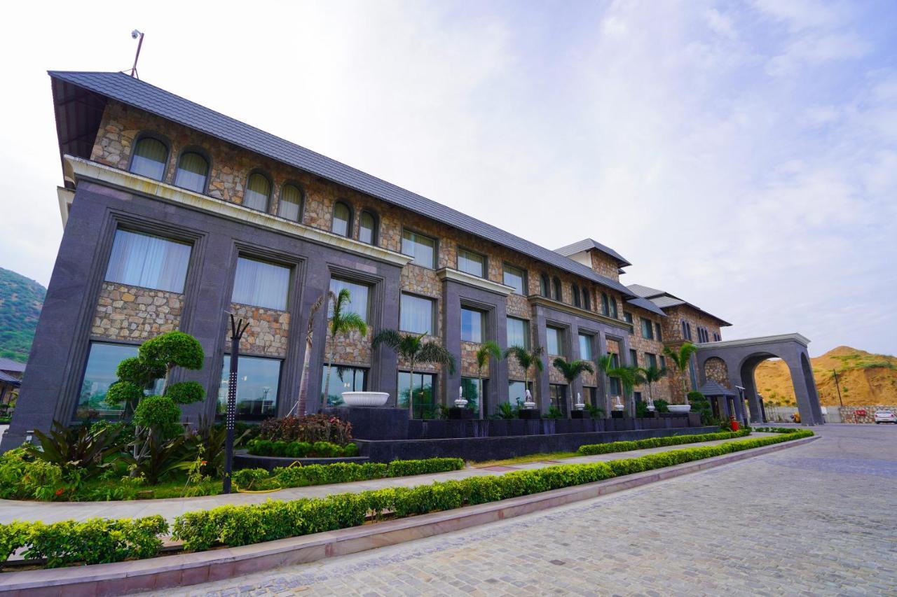 Pushkara Resort And Spa Exterior photo